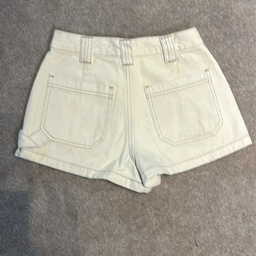 PacSun Women's Cream Cut Off Jean Shorts!